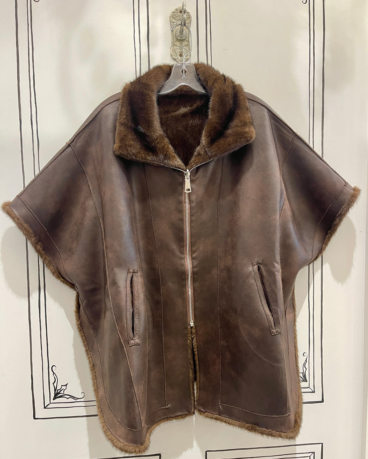 ORIG CAPE ZIP UP FAUX FUR REVERSIBLE