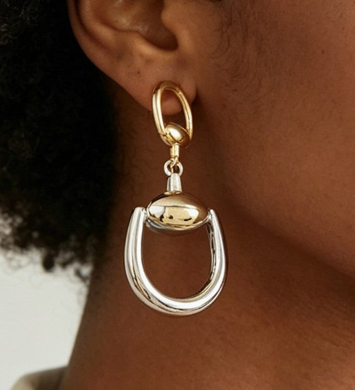 POLISHED TOGGLE DROP EARRINGS