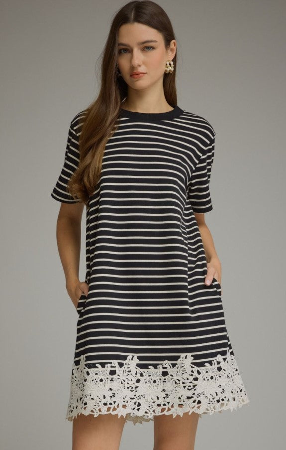 TSHIRT STYLE LACE TRIM DRESS