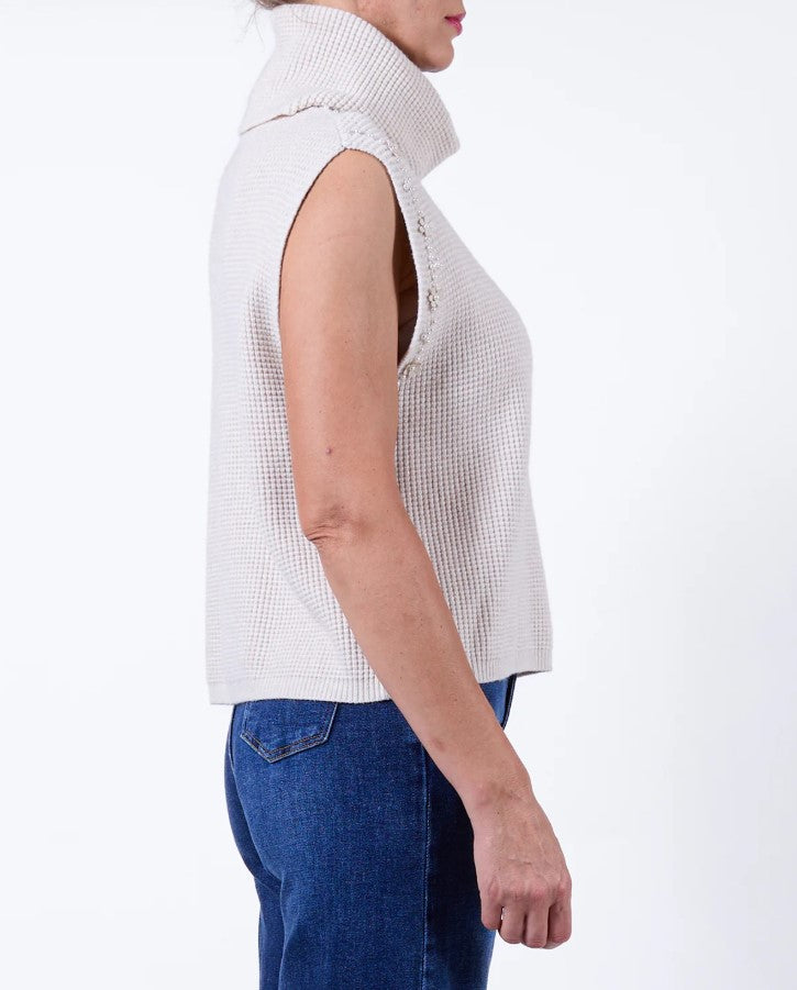 AM VEST W/ PEARLS