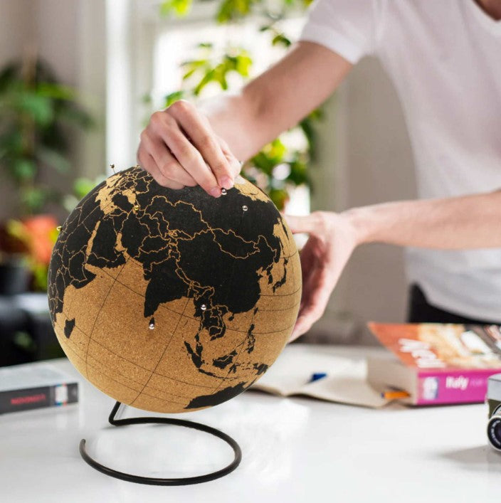 SPLASH GLOBE CORK WITH PINS