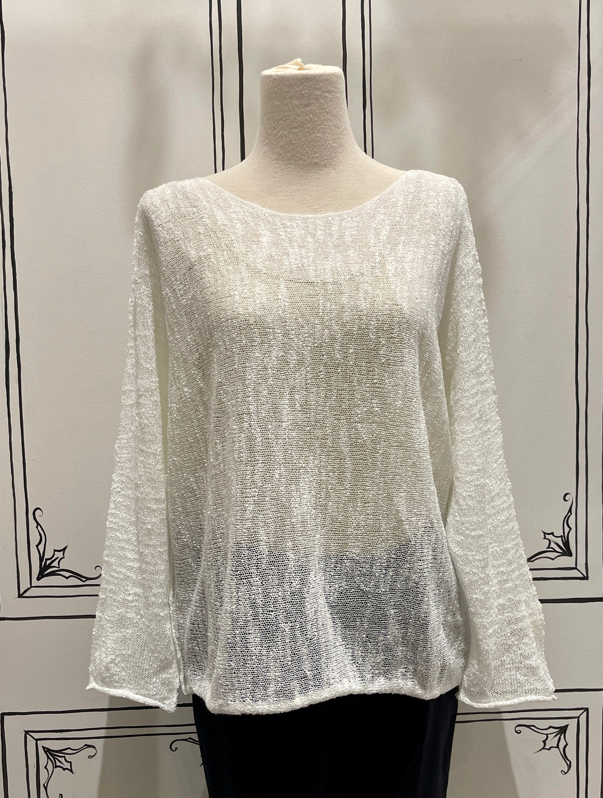LIGHTWEIGHT LONG SLEEVE SWEATER