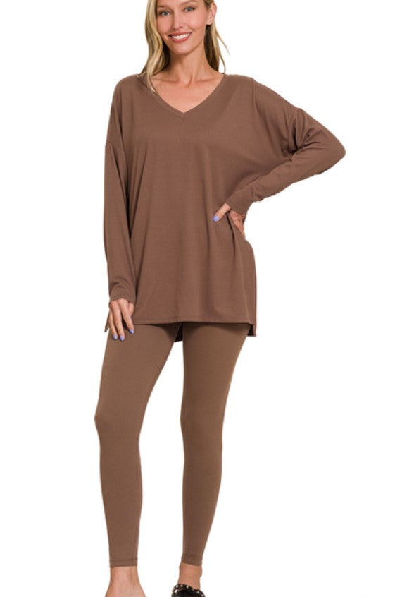LOUNGESET VNECK TOP WITH LEGGINGS
