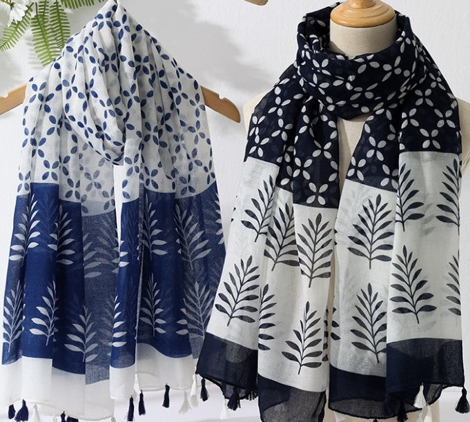 PALM TASSEL LIGHT SCARF