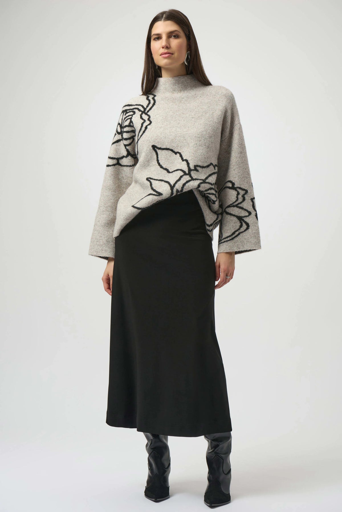 RIBKO SWEATER EMB FLWR