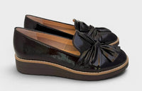 DJANGO & JULIETTE CRINKLE PATENT ROUND TOE LOAFER
