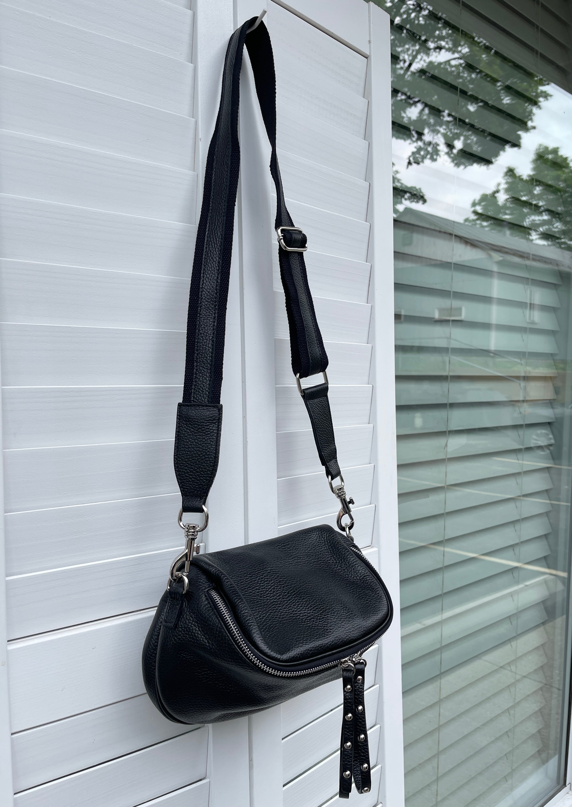 ITALIAN LEATHER ZIP WITH GROMMETS CROSSBODY