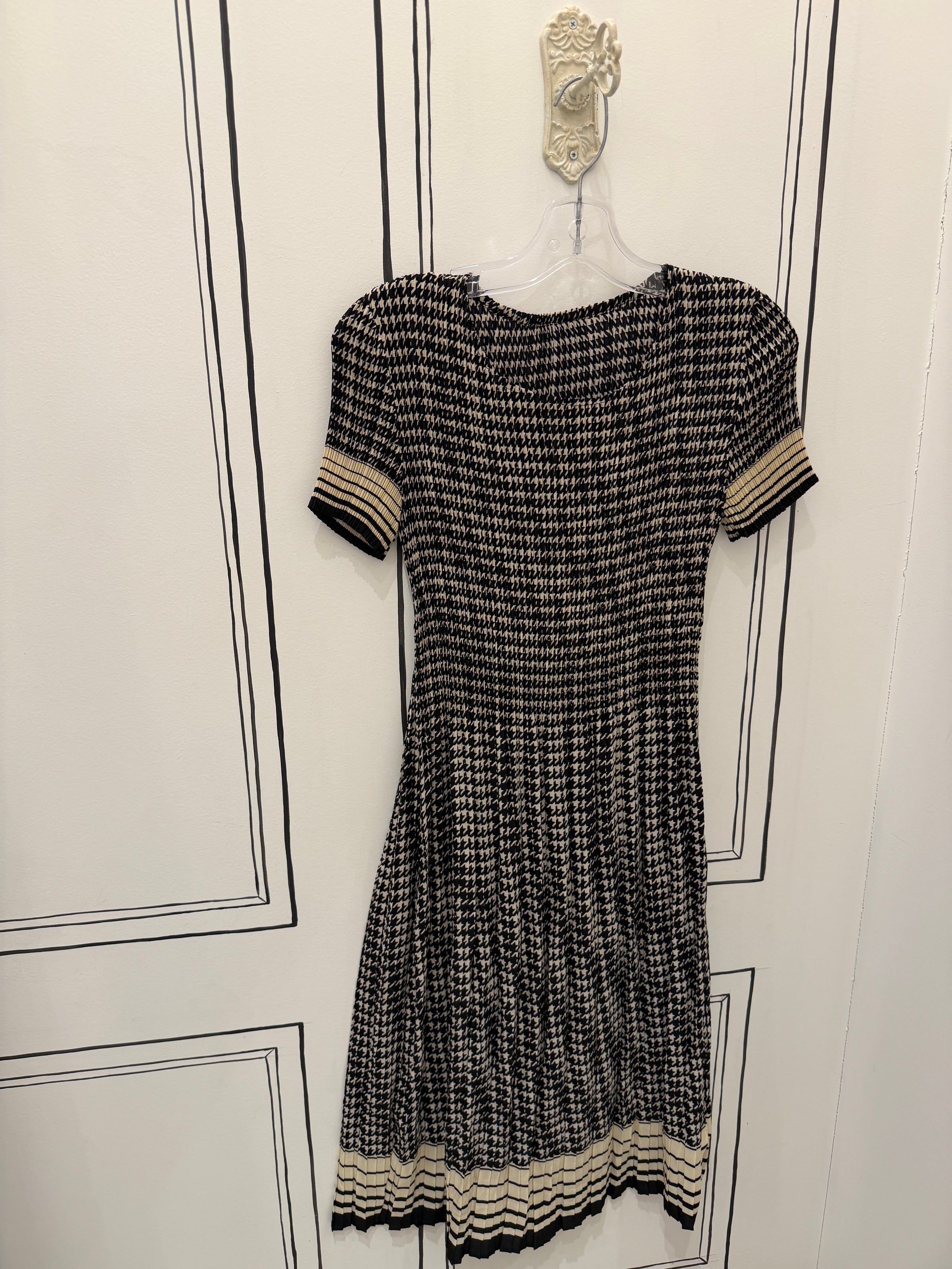 ROL FASHION PLEAT DRESS PRINT