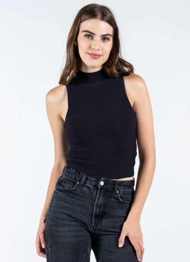 RIBBED MOCK NECK SLEEVELESS TOP