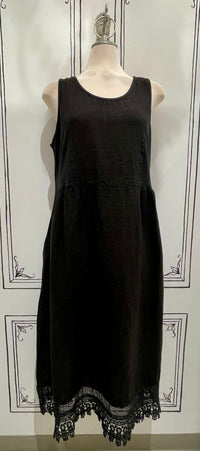 SLEEVELESS LACE TRIM AND RIBBED DRESS
